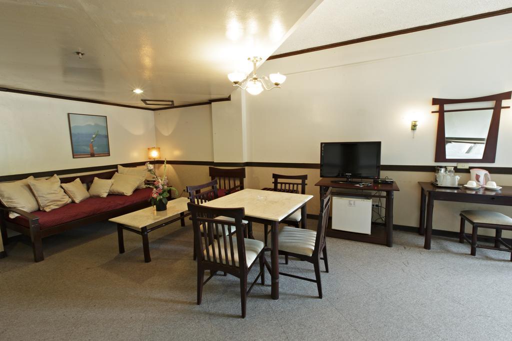Goldenfield Kundutel Hotel Баколод Екстериор снимка