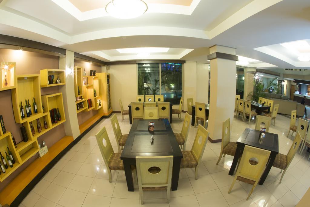 Goldenfield Kundutel Hotel Баколод Екстериор снимка