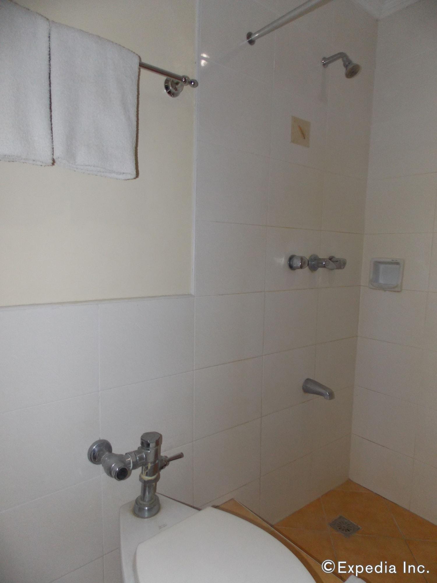 Goldenfield Kundutel Hotel Баколод Екстериор снимка