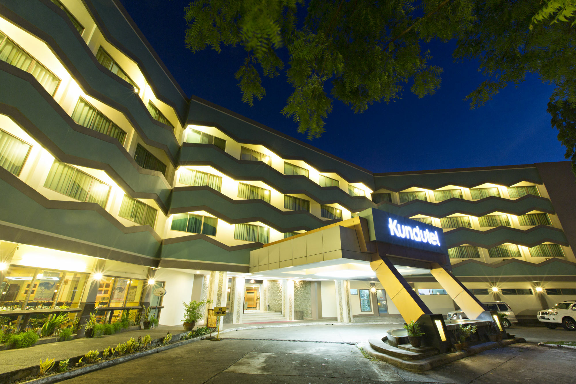 Goldenfield Kundutel Hotel Баколод Екстериор снимка